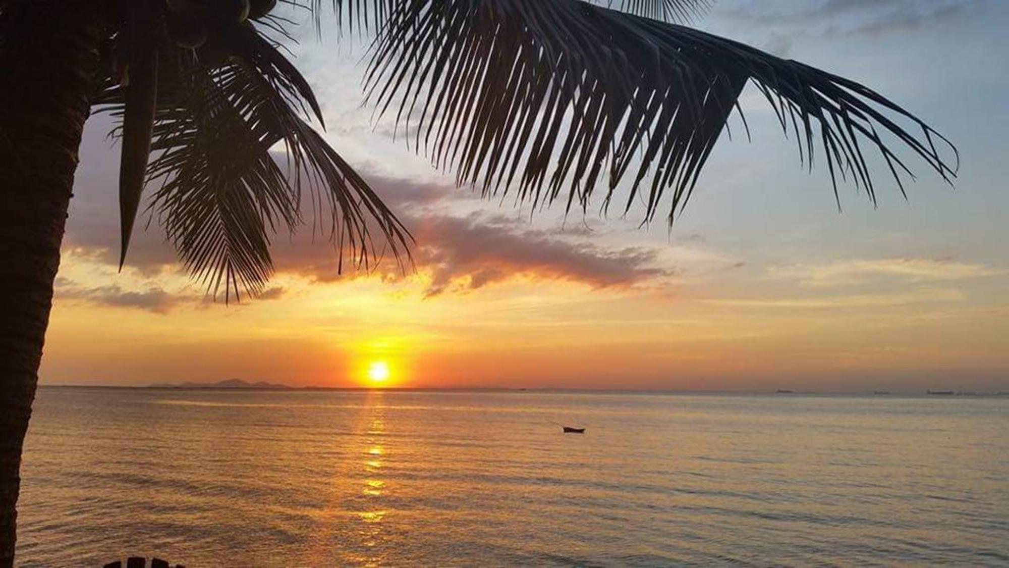 Serene Sands Hotel Bang Lamung Exterior foto