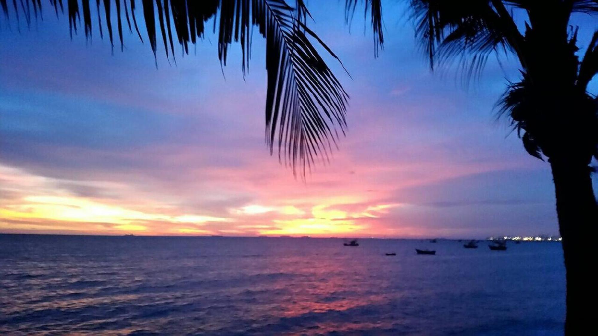 Serene Sands Hotel Bang Lamung Exterior foto