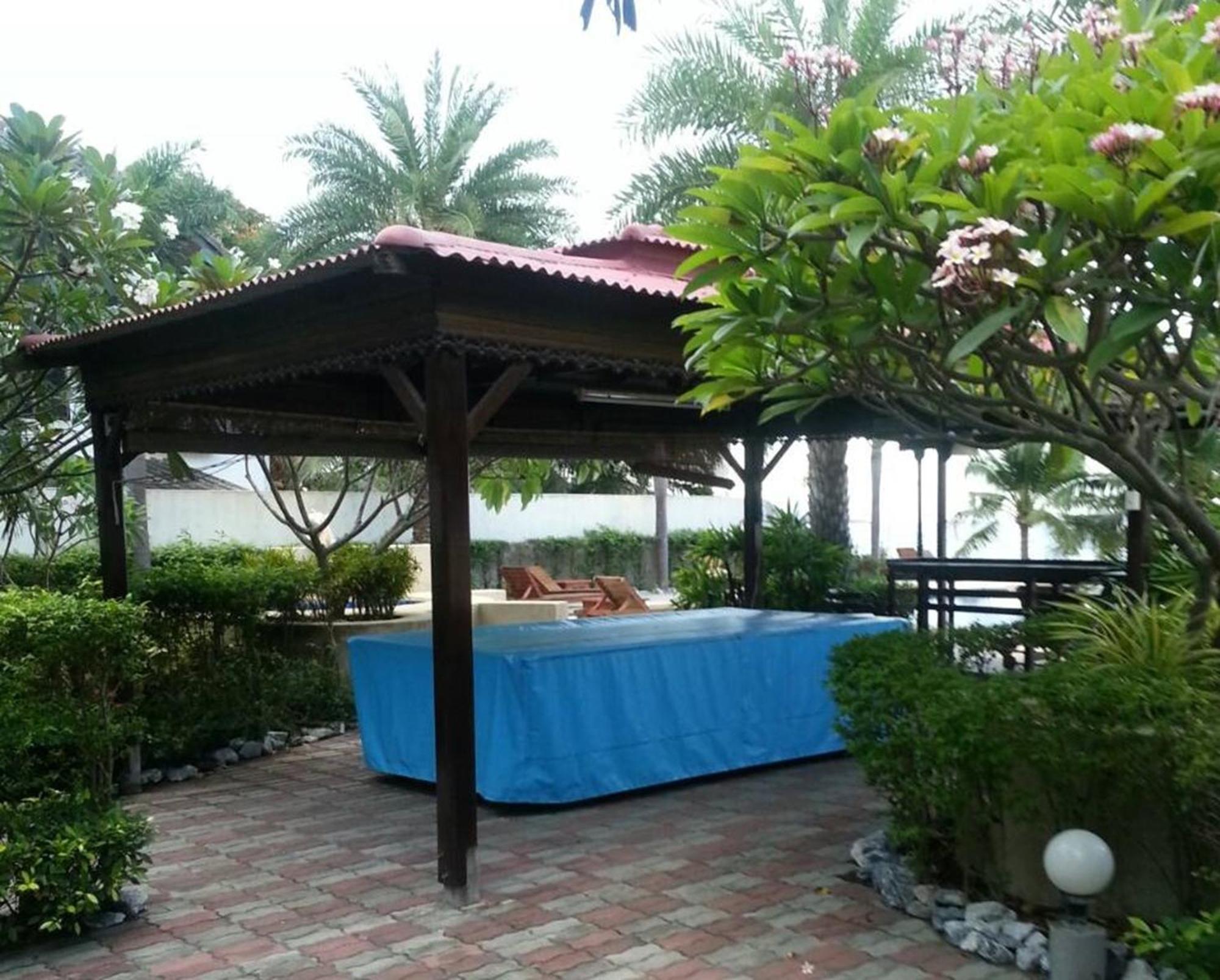 Serene Sands Hotel Bang Lamung Exterior foto