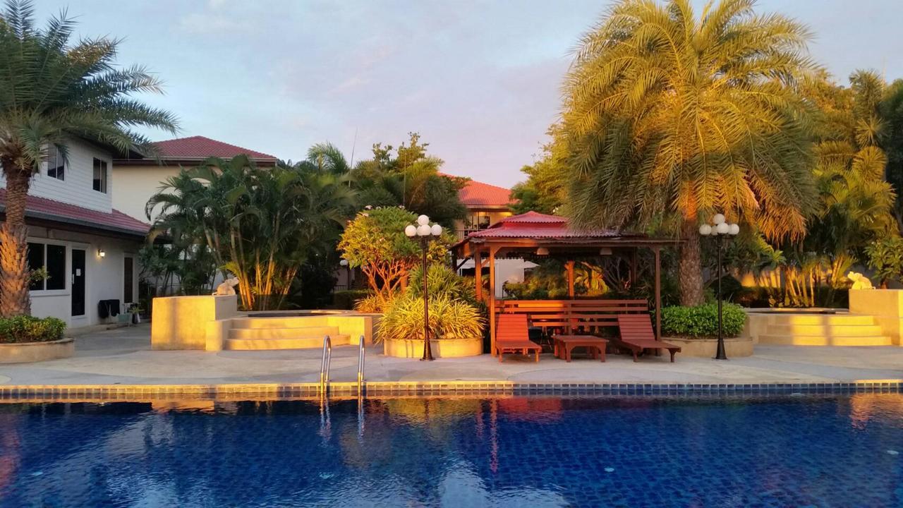 Serene Sands Hotel Bang Lamung Exterior foto